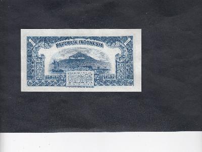 Beschrijving achterzijde: MOUNTAIN